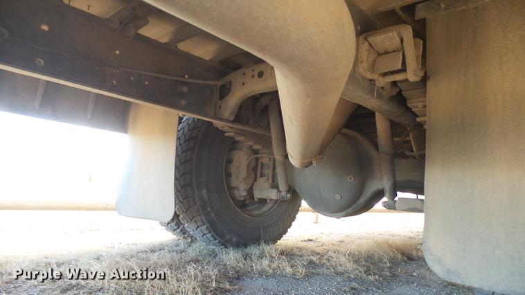 image for item DC1932 2003 International school bus