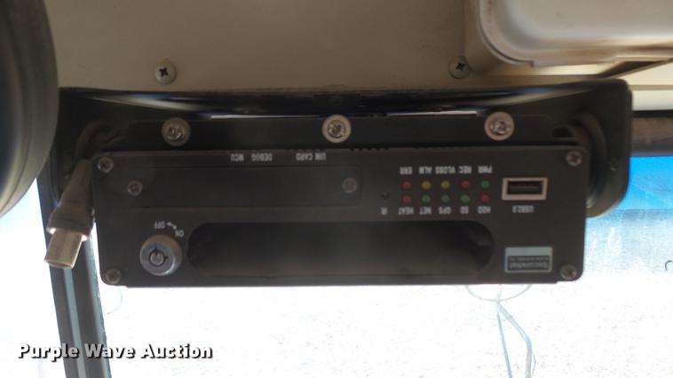 image for item DC1932 2003 International school bus