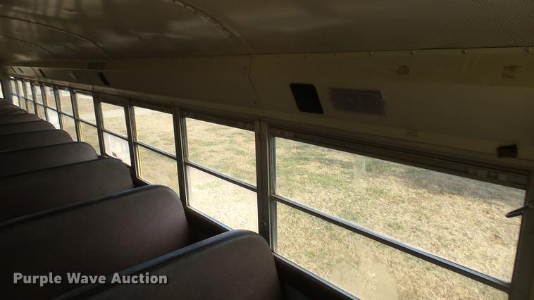 image for item DC1932 2003 International school bus