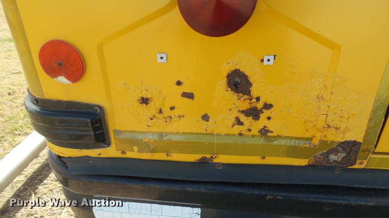 image for item DC1932 2003 International school bus