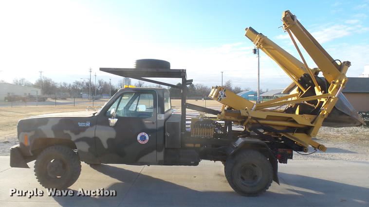 image for item DC1943 1977 Chevrolet 30 pickup truck with tree spade