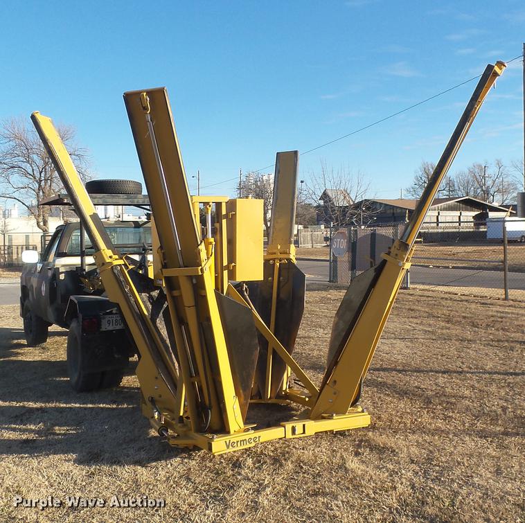 image for item DC1943 1977 Chevrolet 30 pickup truck with tree spade