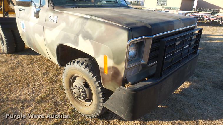 image for item DC1943 1977 Chevrolet 30 pickup truck with tree spade