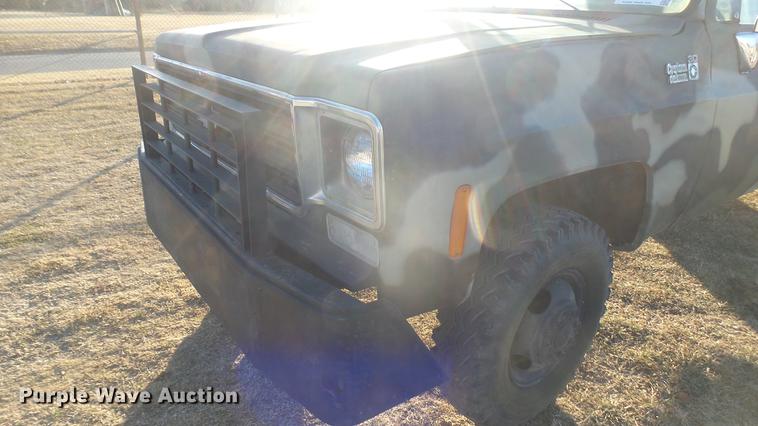 image for item DC1943 1977 Chevrolet 30 pickup truck with tree spade