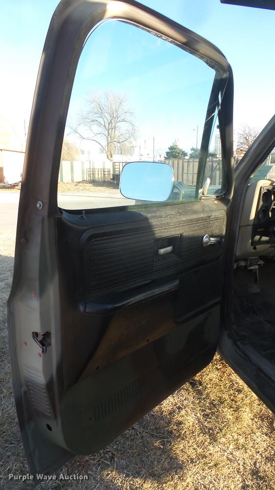 image for item DC1943 1977 Chevrolet 30 pickup truck with tree spade