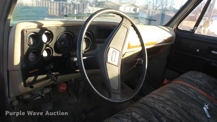 image for item DC1943 1977 Chevrolet 30 pickup truck with tree spade