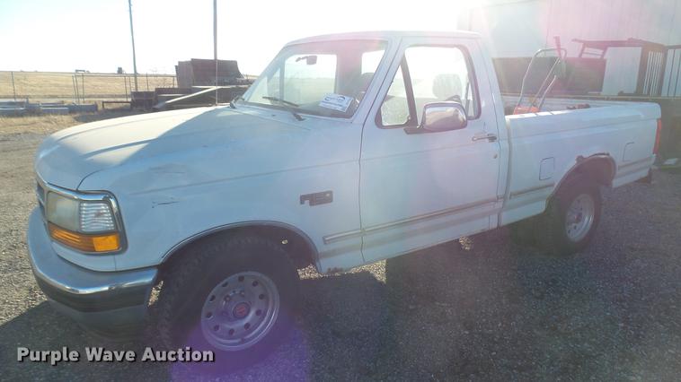 image for item DC1945 1994 Ford F150 pickup truck