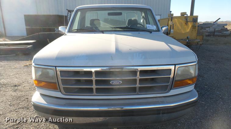image for item DC1945 1994 Ford F150 pickup truck