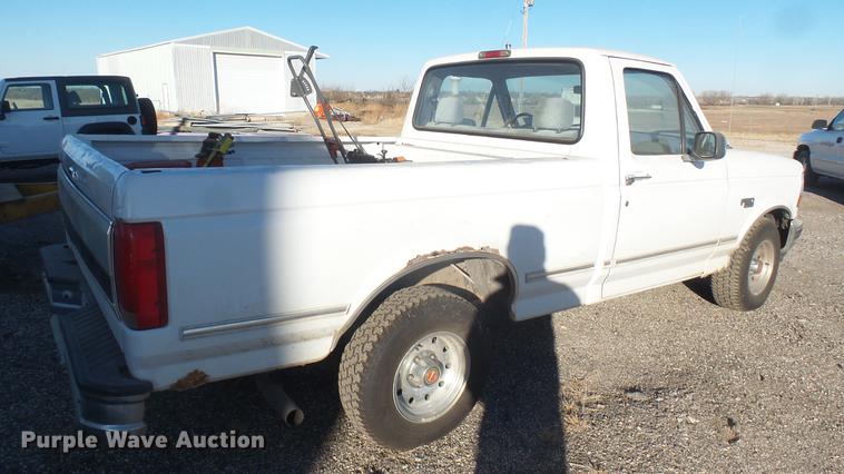 image for item DC1945 1994 Ford F150 pickup truck