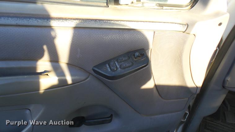 image for item DC1945 1994 Ford F150 pickup truck