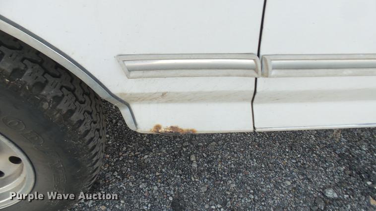 image for item DC1945 1994 Ford F150 pickup truck