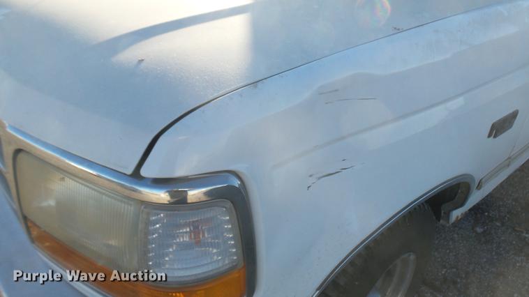 image for item DC1945 1994 Ford F150 pickup truck