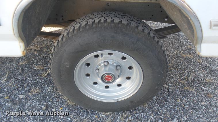 image for item DC1945 1994 Ford F150 pickup truck