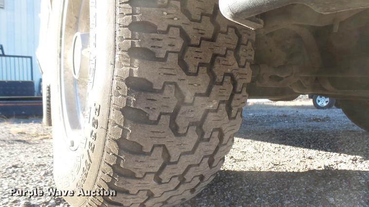 image for item DC1945 1994 Ford F150 pickup truck