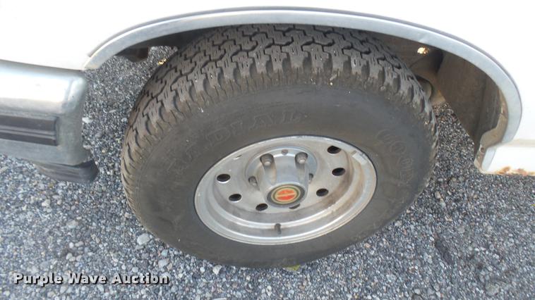 image for item DC1945 1994 Ford F150 pickup truck