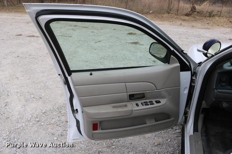 image for item DC3570 2008 Ford Crown Victoria Police Interceptor