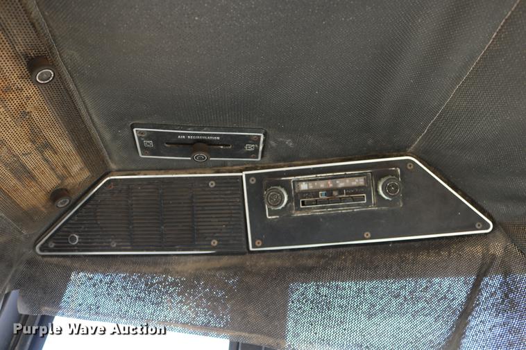 image for item DC3590 1977 International Hydro 186 tractor