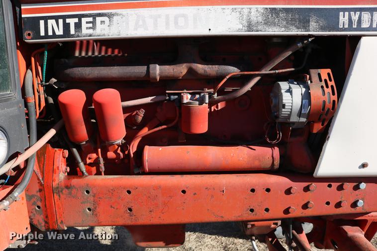 image for item DC3590 1977 International Hydro 186 tractor