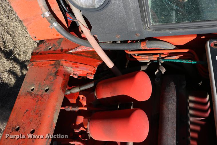 image for item DC3590 1977 International Hydro 186 tractor