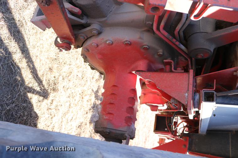 image for item DC3590 1977 International Hydro 186 tractor