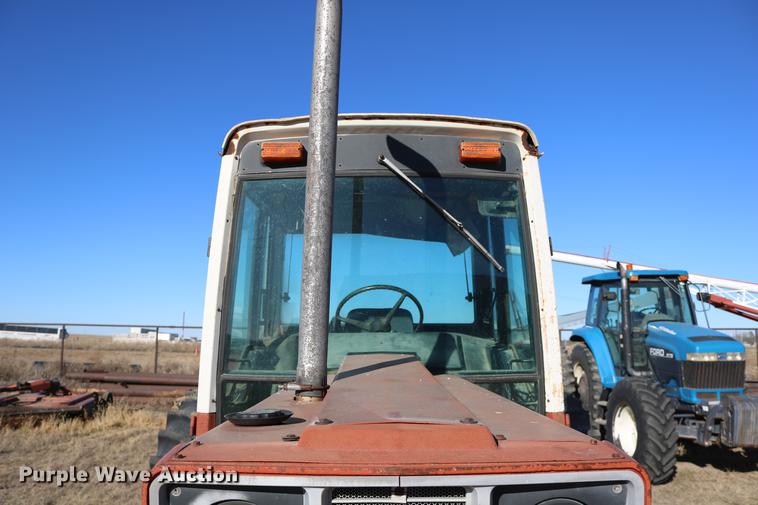 image for item DC3590 1977 International Hydro 186 tractor