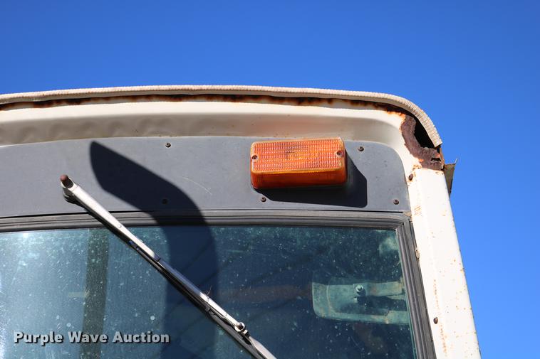 image for item DC3590 1977 International Hydro 186 tractor