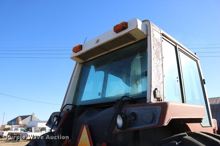 image for item DC3590 1977 International Hydro 186 tractor