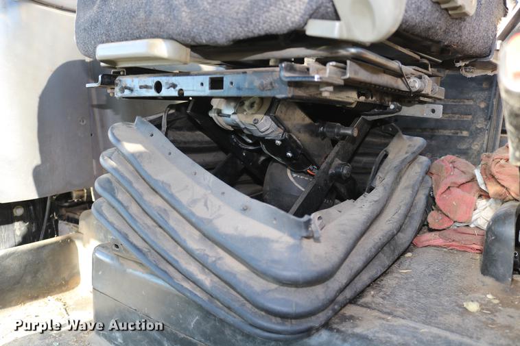 image for item DC3591 1994 Ford 8770 MFWD tractor