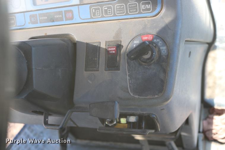 image for item DC3591 1994 Ford 8770 MFWD tractor