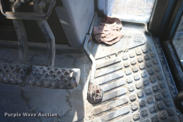 image for item DC3591 1994 Ford 8770 MFWD tractor