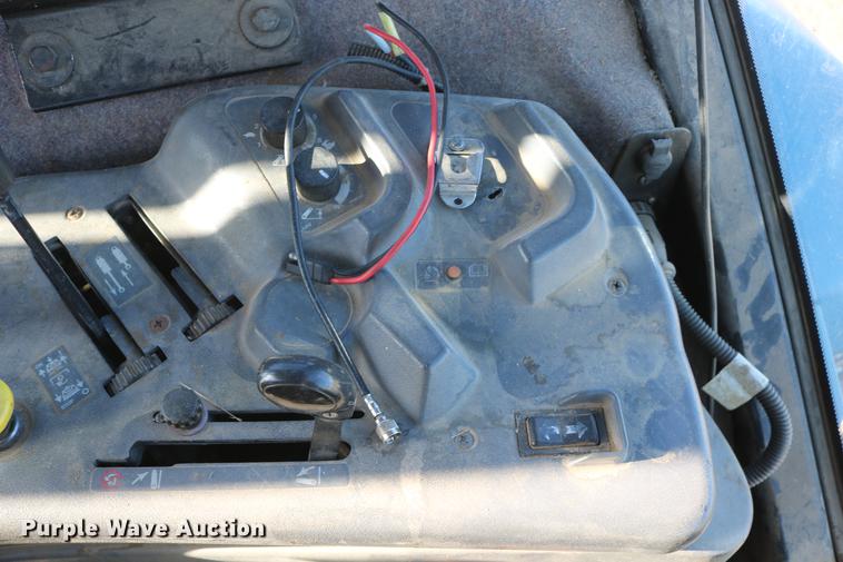 image for item DC3591 1994 Ford 8770 MFWD tractor