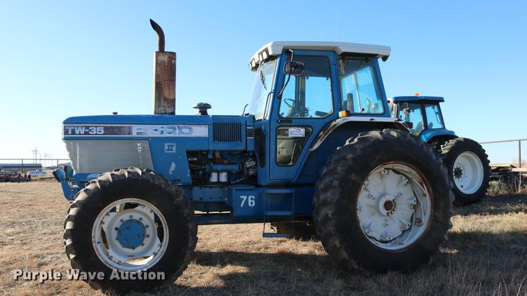 image for item DC3592 1988 Ford TW35 MFWD tractor