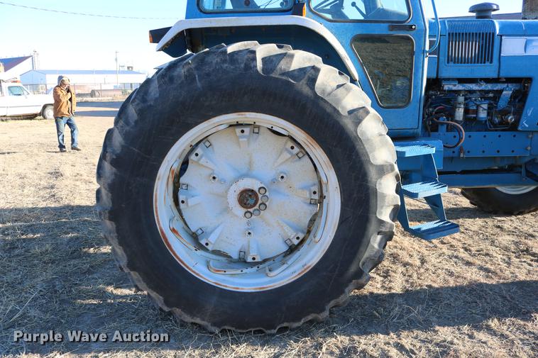 image for item DC3592 1988 Ford TW35 MFWD tractor