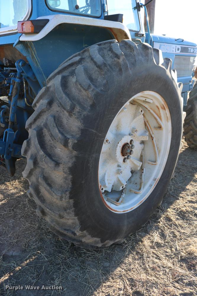 image for item DC3592 1988 Ford TW35 MFWD tractor
