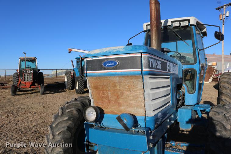 image for item DC3592 1988 Ford TW35 MFWD tractor