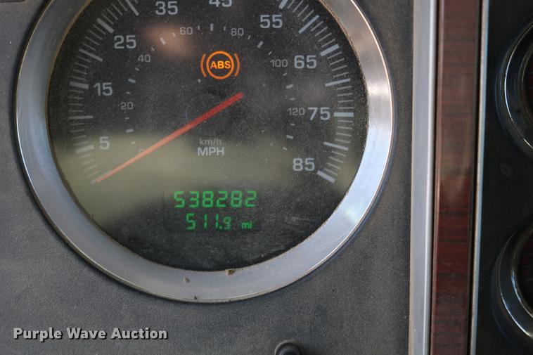 image for item DC3593 2007 Kenworth T600 semi truck