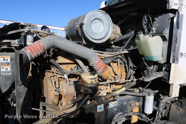 image for item DC3593 2007 Kenworth T600 semi truck