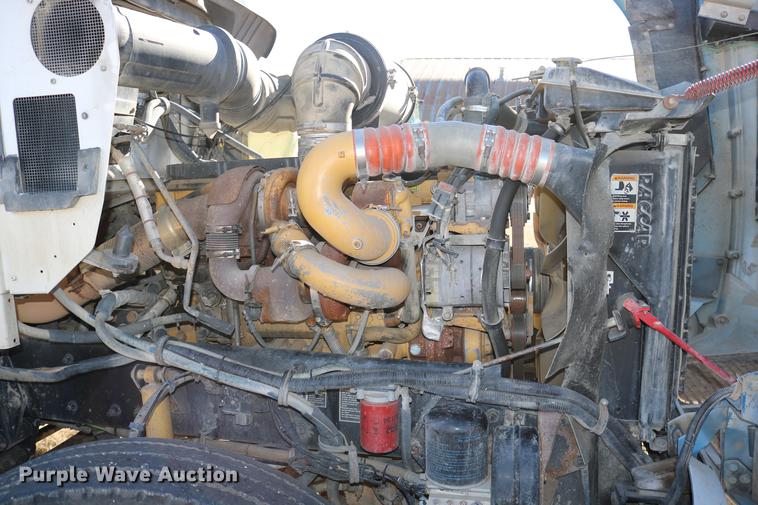 image for item DC3593 2007 Kenworth T600 semi truck