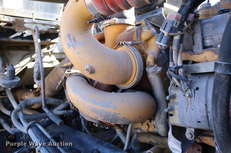 image for item DC3593 2007 Kenworth T600 semi truck