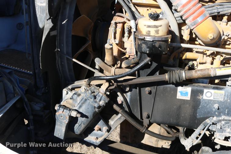 image for item DC3593 2007 Kenworth T600 semi truck