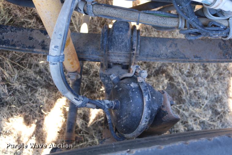 image for item DC3593 2007 Kenworth T600 semi truck