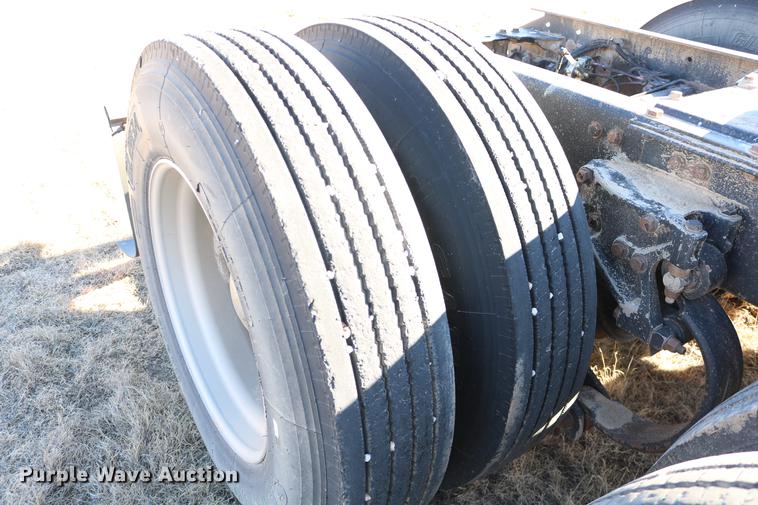 image for item DC3593 2007 Kenworth T600 semi truck