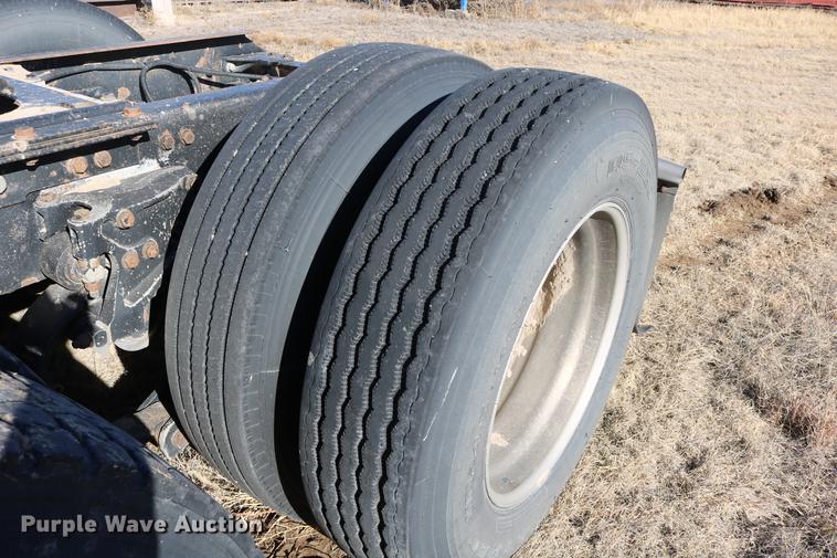 image for item DC3593 2007 Kenworth T600 semi truck