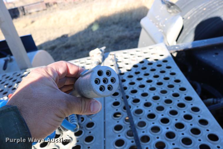 image for item DC3593 2007 Kenworth T600 semi truck