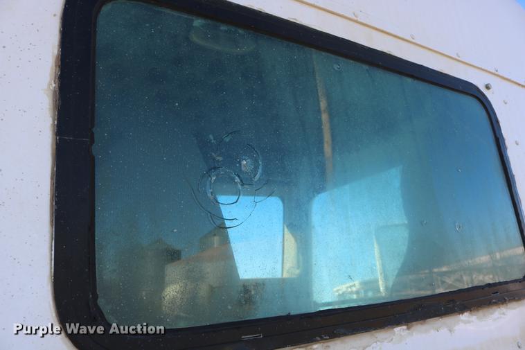 image for item DC3593 2007 Kenworth T600 semi truck