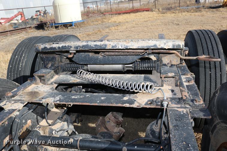 image for item DC3593 2007 Kenworth T600 semi truck