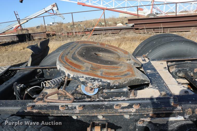 image for item DC3593 2007 Kenworth T600 semi truck