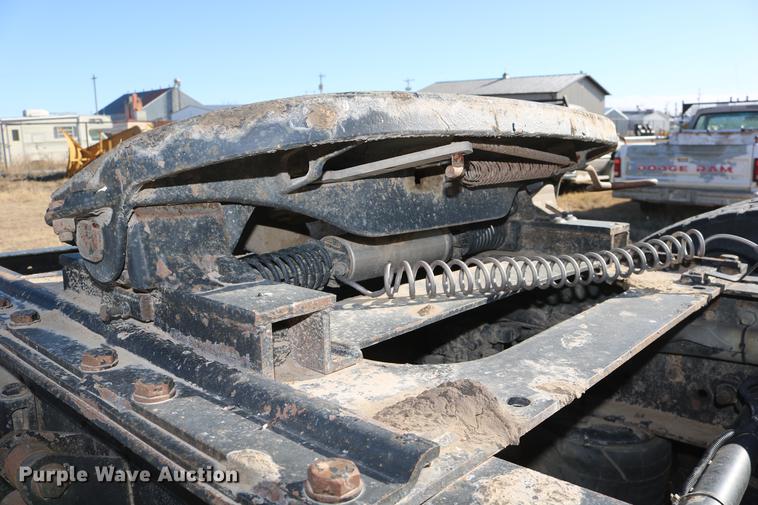 image for item DC3593 2007 Kenworth T600 semi truck