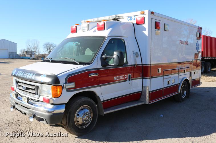 image for item DC3594 2006 Ford E450 ambulance