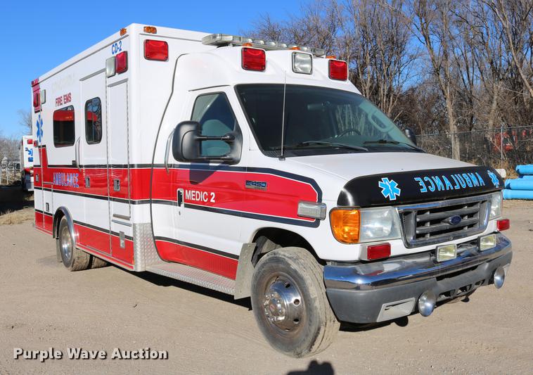 image for item DC3594 2006 Ford E450 ambulance